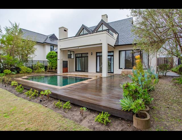 4 BEDROOM HOUSE RENTED IN PEARL VALLEY GOLF & COUNTRY ESTATE